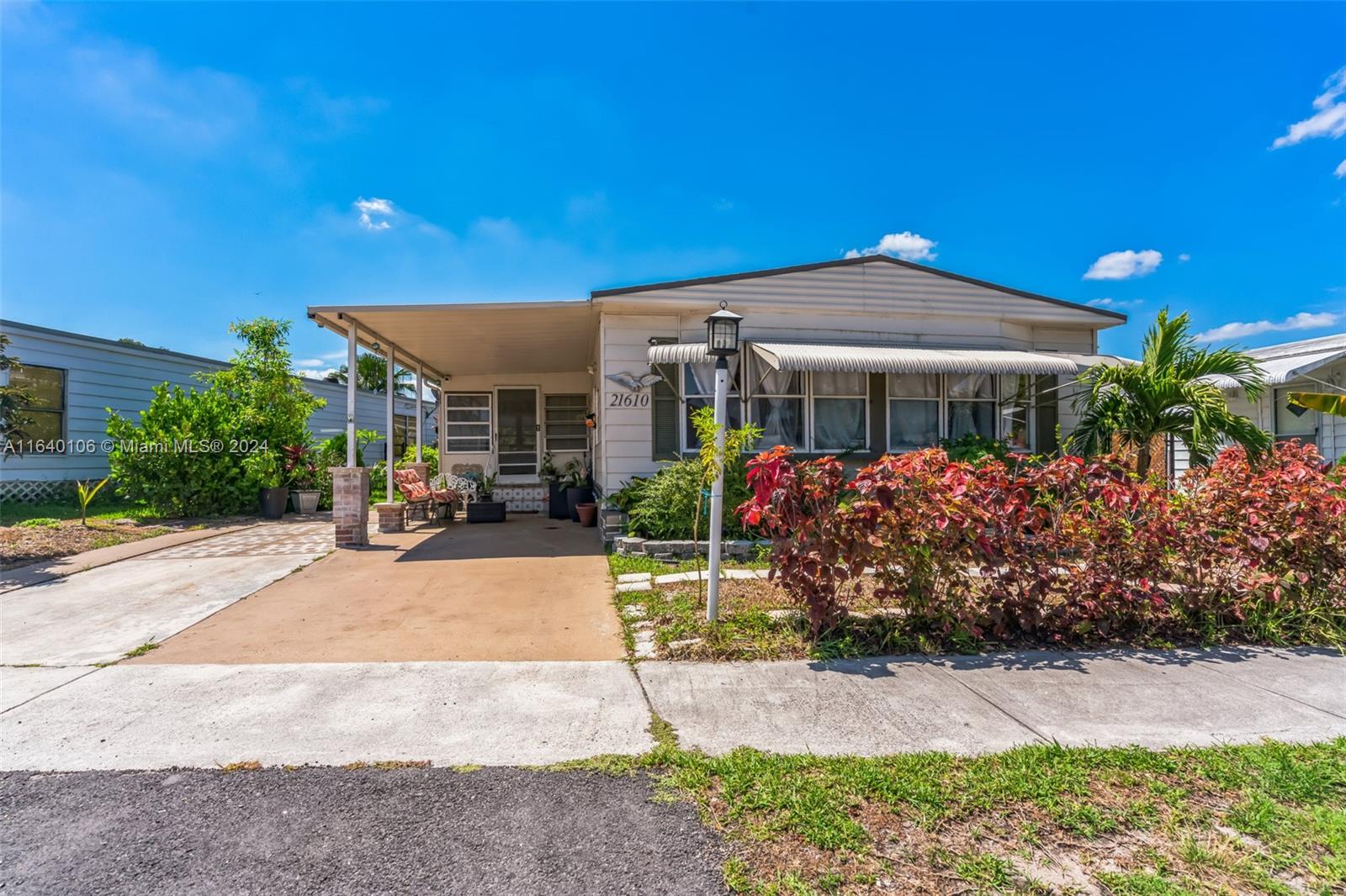 7th St, Pembroke Pines, FL 33029