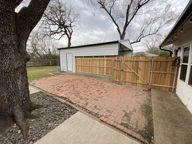 1704 S Houston St, House other with 3 bedrooms, 2 bathrooms and null parking in Kaufman TX | Image 20