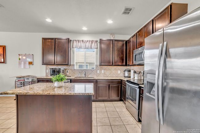 3628 Lazy Diamond, House other with 5 bedrooms, 3 bathrooms and null parking in Selma TX | Image 5