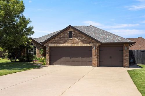 10305 Sw 26th Cir, Yukon, OK, 73099-6970 | Card Image