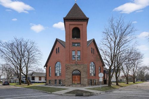 101 W Church St, Evansville, WI, 53536-1331 | Card Image