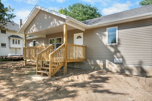 615 W Olive St, Bolivar, MO, 65613-1435 | Card Image