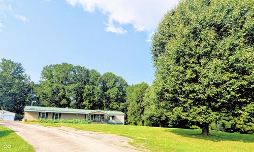 760 E Everton Rd, Connersville, IN, 47331-8912 | Card Image