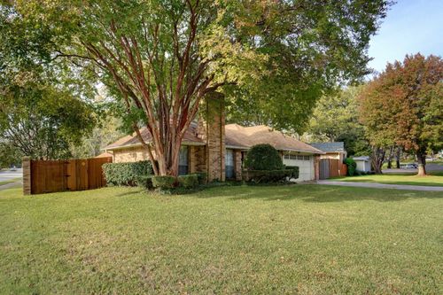 2622 Briarwood Dr, Grapevine, TX, 76051-3828 | Card Image