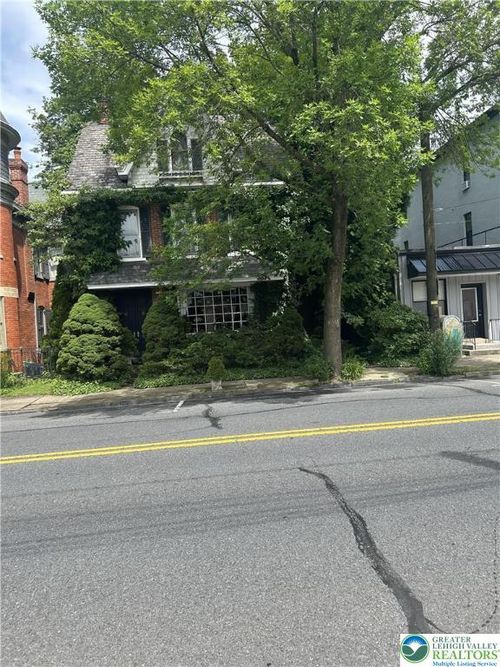 411 Main St, HELLERTOWN, PA, 18055-1721 | Card Image