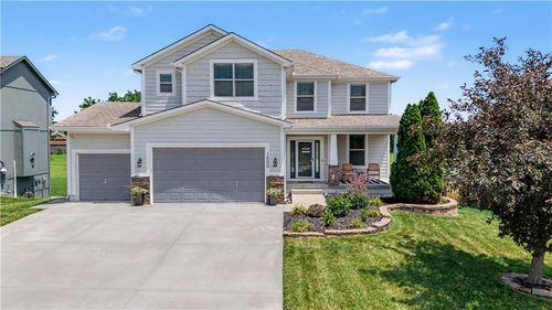 1000 Bellflower Ln, Greenwood, MO, 64034-7808 | Card Image