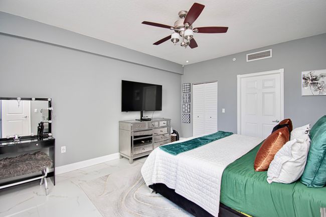 APT-623 - 804 E Windward Way, Condo with 2 bedrooms, 2 bathrooms and null parking in Lantana FL | Image 12