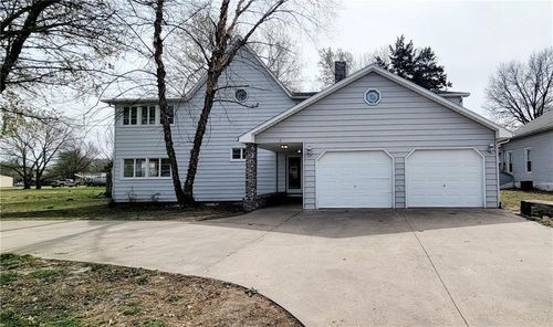 215 W 4th St, Erie, KS, 66733-1423 | Card Image