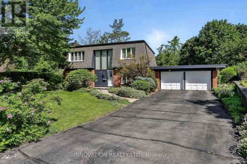 8 Sandwell Crescent, Ottawa, ON, K2K1V3 | Card Image