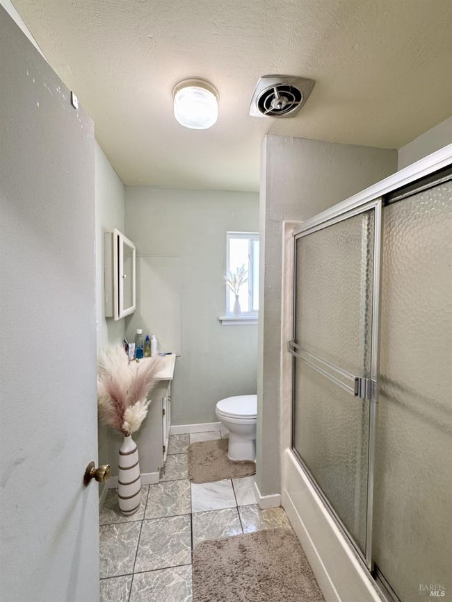 811 Broadway St, House other with 2 bedrooms, 1 bathrooms and 2 parking in Fairfield CA | Image 12