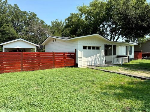 204 W Roepke, Thorndale, TX, 76577-8556 | Card Image