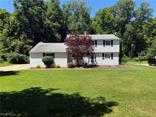 8094 Rolling Brook Rd, Sagamore Hills, OH, 44067-1809 | Card Image