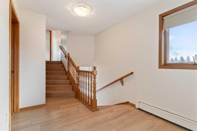 1008 Shawnee Dr Sw, House other with 3 bedrooms, 4 bathrooms and 6 parking in Calgary AB | Image 20