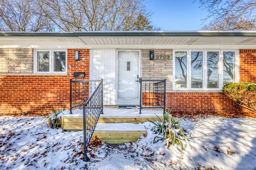 2703 Downey Dr, Troy, MI, 48083-2433 | Card Image
