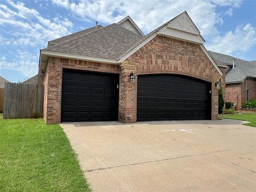1016 Erinova Dr, Yukon, OK, 73099-2177 | Card Image