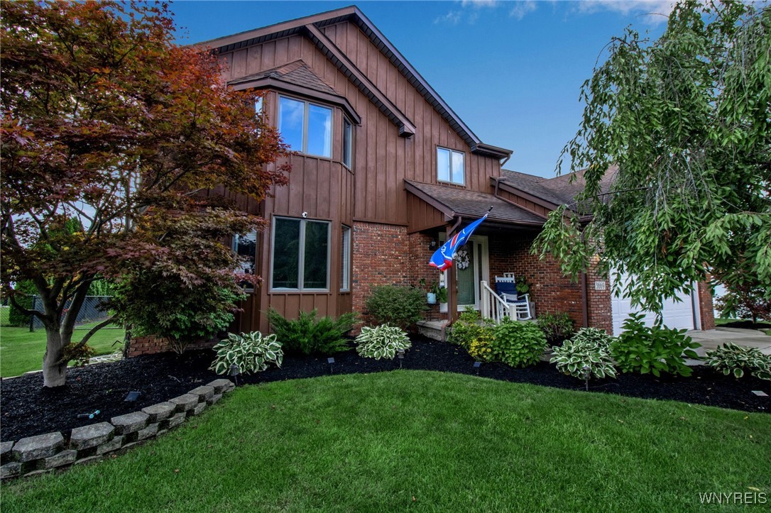 Julie Ct, North Tonawanda, NY 14120