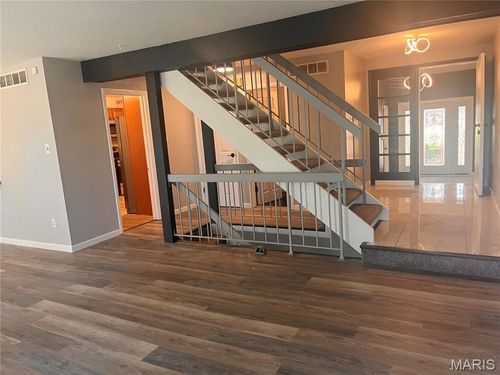 11002 Thousand Oaks Dr, Saint Louis, MO, 63136-5823 | Card Image