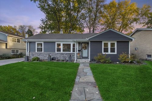 223 Glade Rd, Palatine, IL, 60067-6829 | Card Image