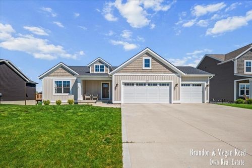 9477 Fields Dr, Zeeland, MI, 49464-8958 | Card Image