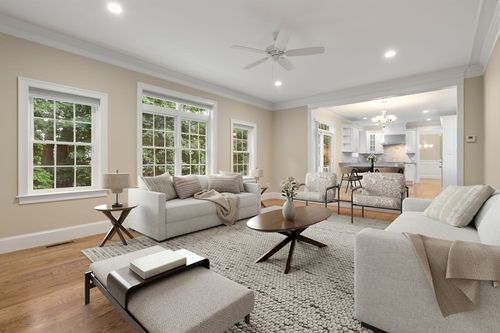 78 Hunnewell St, Wellesley, MA, 02481-5440 | Card Image