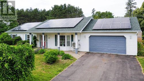 33 Donald Dr, Charlottetown, PE, C1E1Z5 | Card Image