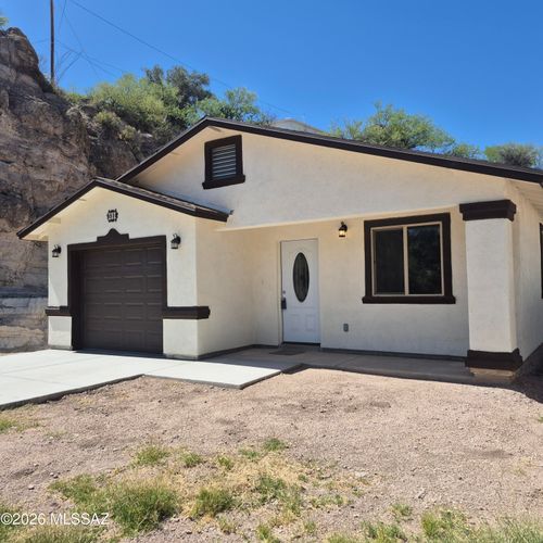 51 E Grant St, Nogales, AZ, 85621-1916 | Card Image