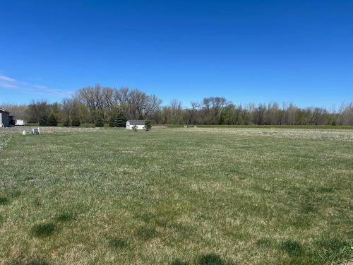 1103 Esther Cir, Marshall, MN, 56258-2296 | Card Image