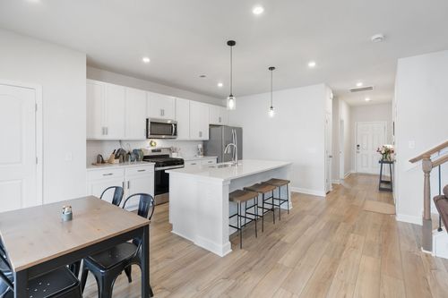 147 Millbrook Dr, Spring Hill, TN, 37174-3348 | Card Image