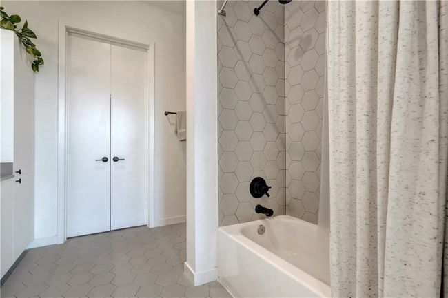 APT-319 - 800 Embassy Dr, Condo with 2 bedrooms, 2 bathrooms and null parking in Austin TX | Image 19