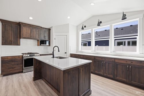 957 S Almond St., Nampa, ID, 83686 | Card Image