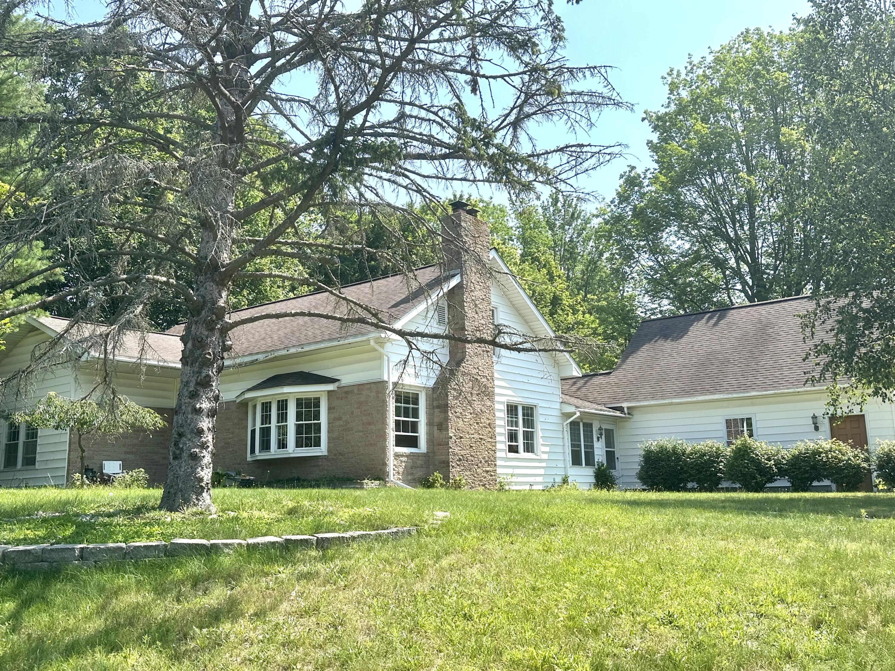 Leecrest Blvd, Onekama, MI 49675