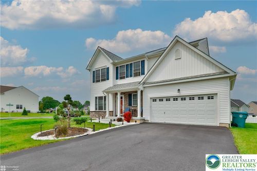 1063 Lisa Ln, Palmer Twp, PA, 18045-2039 | Card Image