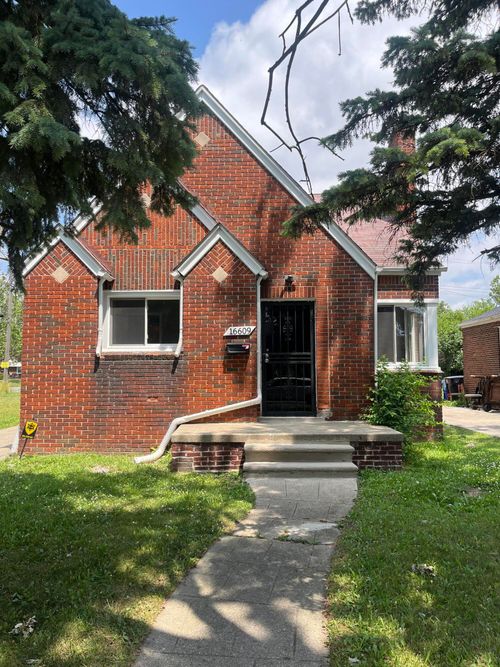 16609 Edmore Dr, Detroit, MI, 48205-1513 | Card Image