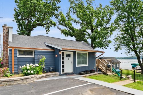 620 Kopmeier Dr, Pewaukee, WI, 53072-2336 | Card Image