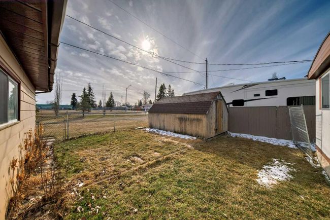2 21 A Street Close, Home with 2 bedrooms, 1 bathrooms and 4 parking in Bowden AB | Image 26