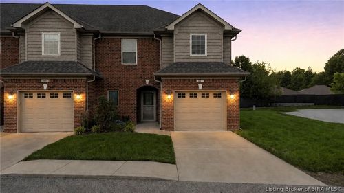 611 Knob Hill Ave, New Albany, IN, 47150-4011 | Card Image