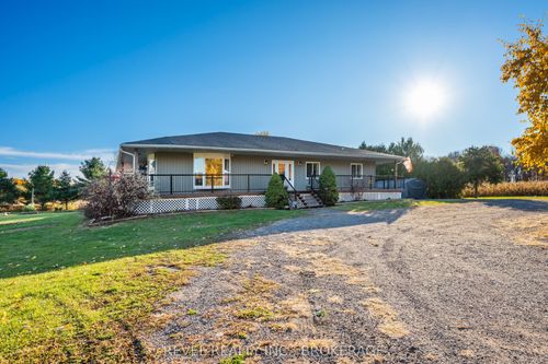 2089 Sunbury Rd, South Frontenac, ON, K0H1X0 | Card Image