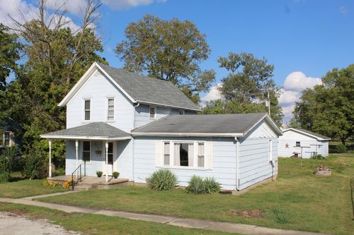 213 N Peoria St, Gilman, IL, 60938-1146 | Card Image