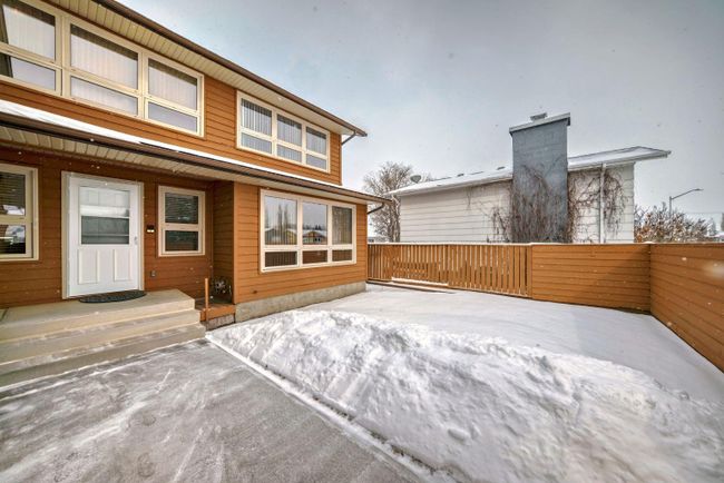 5408 60 Street, Home with 4 bedrooms, 3 bathrooms and 3 parking in Ponoka AB | Image 4