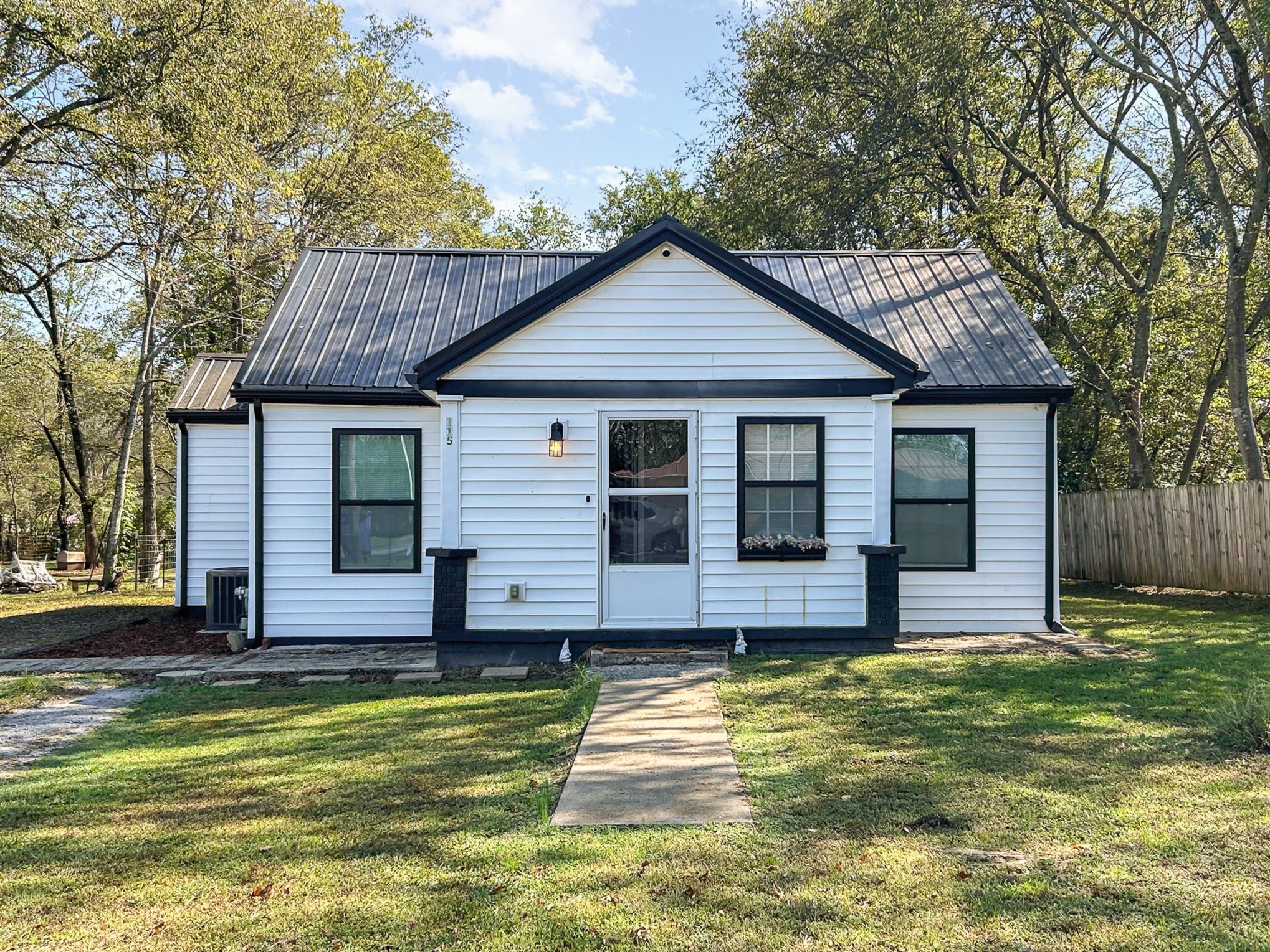 Baker St, Shelbyville, TN 37160