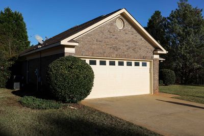 604 Sonoma Court, House other with 3 bedrooms, 2 bathrooms and 2 parking in Columbus GA | Image 3