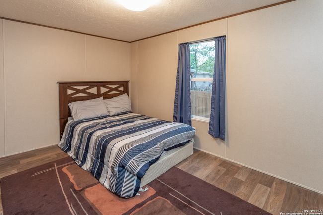 2204 Avenue K, House other with 2 bedrooms, 2 bathrooms and null parking in Hondo TX | Image 6