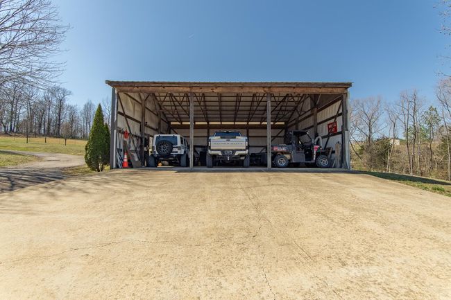 735 Streaming Water Loop, House other with 3 bedrooms, 4 bathrooms and null parking in Clifton TN | Image 12
