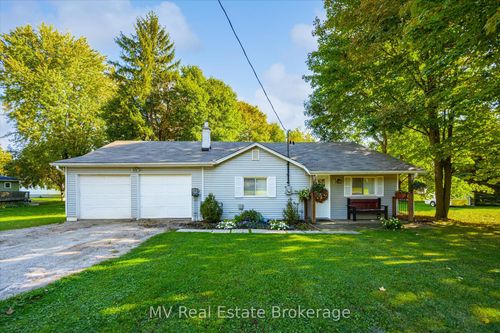 7 Church St S, Alma, ON, N0B1A0 | Card Image