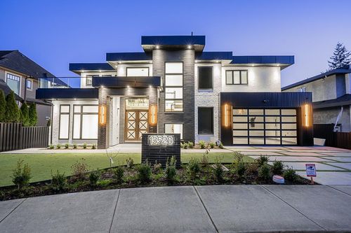 13528 14 Ave, Surrey, BC, V4A5H5 | Card Image