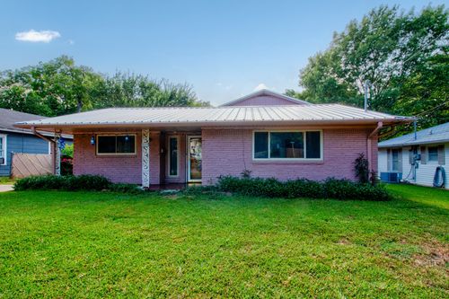 929 Dodson St, Gainesville, TX, 76240-5601 | Card Image