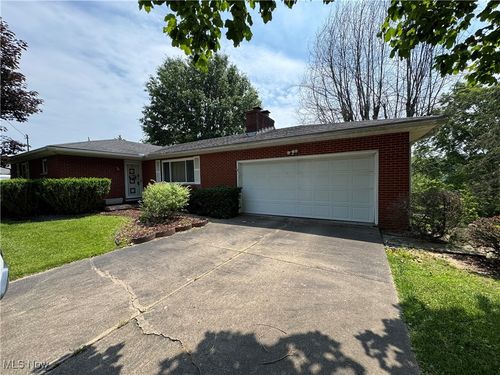 9 James Ct, Parkersburg, WV, 26105-9473 | Card Image