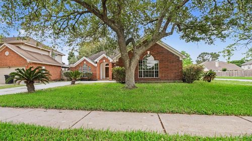 3100 Bay Breeze Dr, Dickinson, TX, 77539-3918 | Card Image