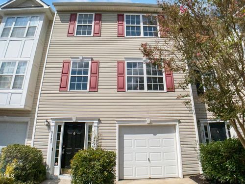 5121 Neuse Commons Ln, Raleigh, NC, 27616-8351 | Card Image