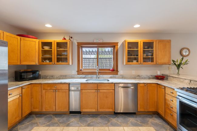 166 Appletree Point Rd, House other with 3 bedrooms, 3 bathrooms and null parking in Burlington VT | Image 25
